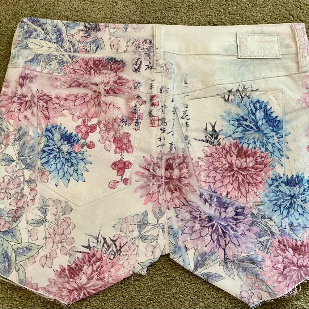 Shorts - Design Lab - Picture 2 of 3